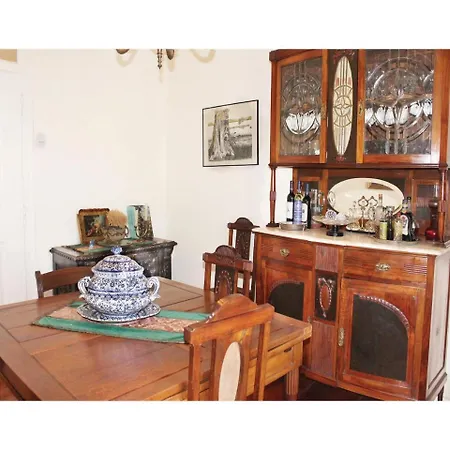 Apartment Three-bedroom In